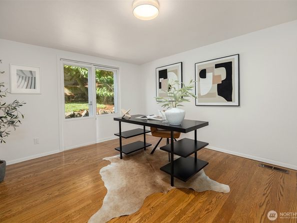 2439 36th Avenue W, Seattle WA 98199