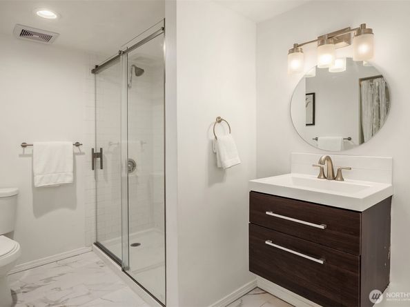2439 36th Avenue W, Seattle WA 98199