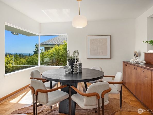 2439 36th Avenue W, Seattle WA 98199