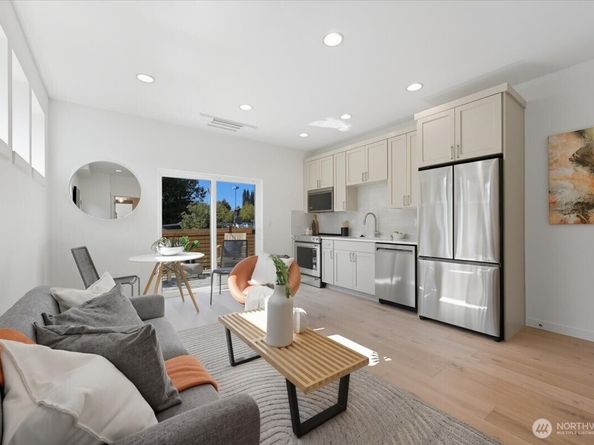 7322 11th Avenue NE, Seattle WA 98115