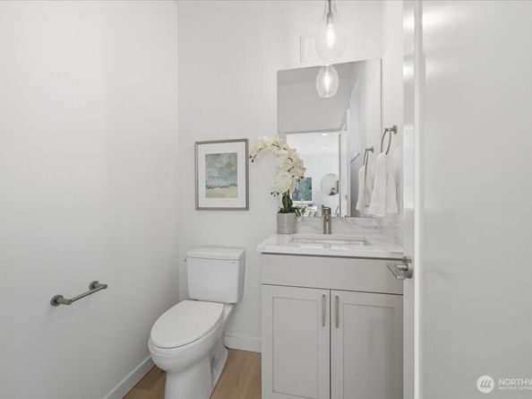 7322 11th Avenue NE, Seattle WA 98115