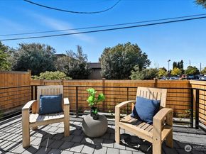 7322 11th Avenue NE, Seattle WA 98115
