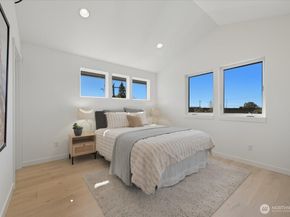 7322 11th Avenue NE, Seattle WA 98115