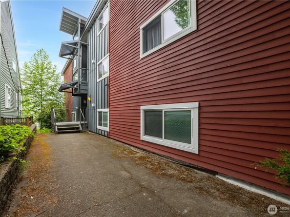 3053 14th Avenue W 102, Seattle WA 98119