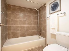 410 W Roy Street E101, Seattle WA 98119