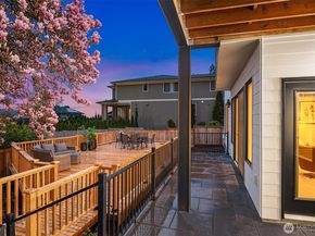 240 W Lake Sammamish Parkway SE, Bellevue WA 98008