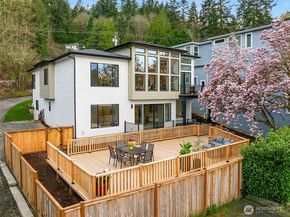 240 W Lake Sammamish Parkway SE, Bellevue WA 98008