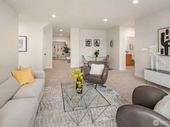 240 W Lake Sammamish Parkway SE, Bellevue WA 98008