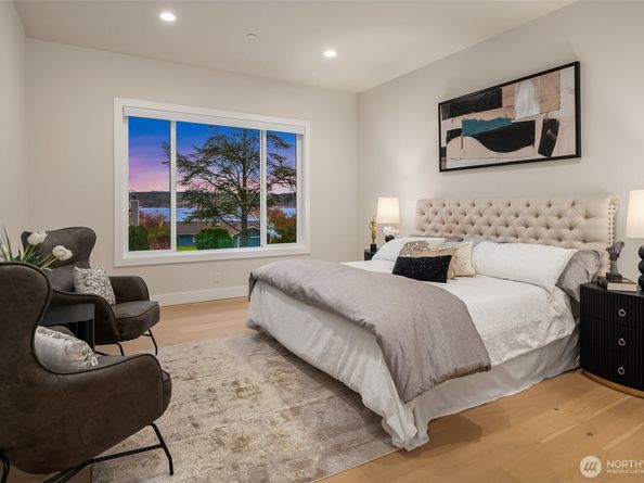 240 W Lake Sammamish Parkway SE, Bellevue WA 98008