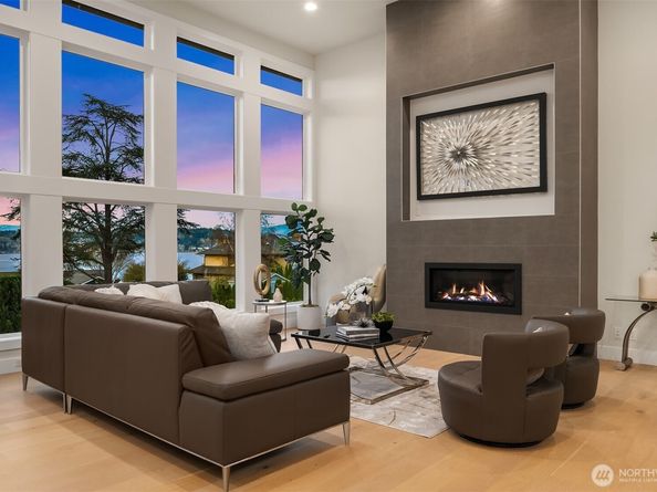 240 W Lake Sammamish Parkway SE, Bellevue WA 98008