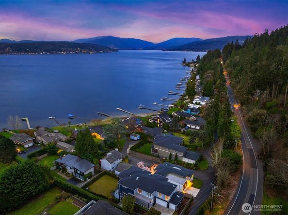 240 W Lake Sammamish Parkway SE, Bellevue WA 98008