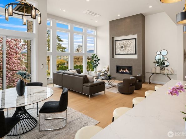 240 W Lake Sammamish Parkway SE, Bellevue WA 98008