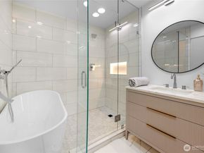 406 Center Place, Everett WA 98203