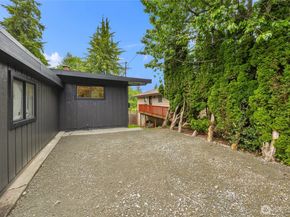 406 Center Place, Everett WA 98203
