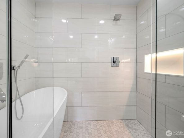 406 Center Place, Everett WA 98203