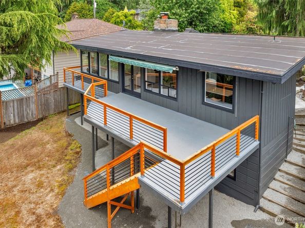 406 Center Place, Everett WA 98203