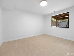 406 Center Place, Everett WA 98203