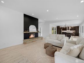 406 Center Place, Everett WA 98203