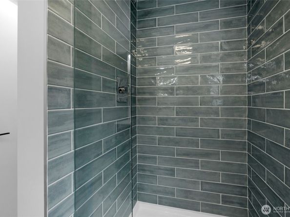 406 Center Place, Everett WA 98203