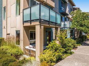 14646 35th Court NE, Lake Forest Park WA 98155