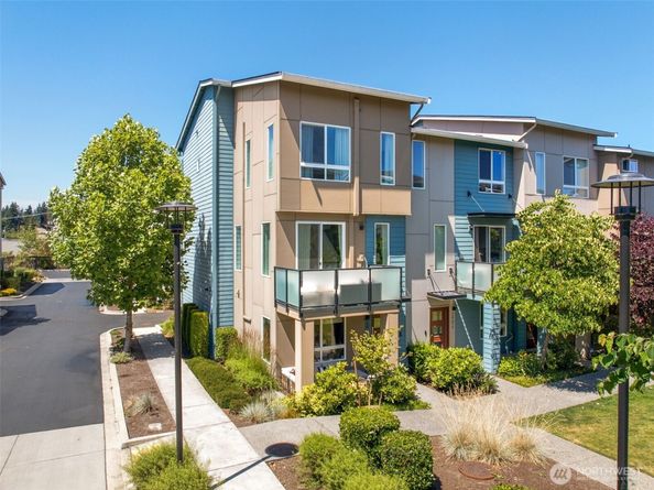 14646 35th Court NE, Lake Forest Park WA 98155