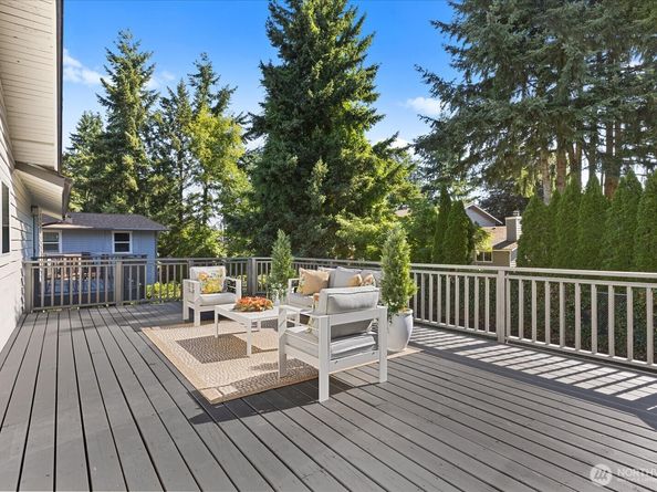 6018 152nd Avenue NE, Redmond WA 98052