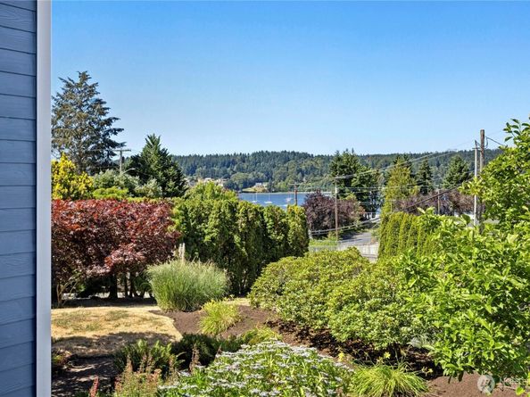 493 NE Lincoln Road, Poulsbo WA 98370