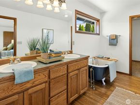 493 NE Lincoln Road, Poulsbo WA 98370