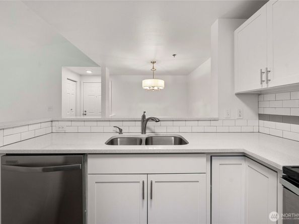 975 Aberdeen Avenue NE C306, Renton WA 98056