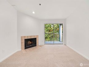 975 Aberdeen Avenue NE C306, Renton WA 98056