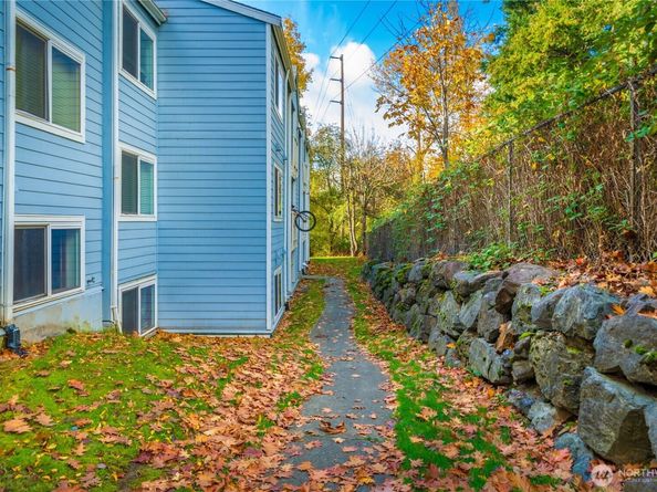 975 Aberdeen Avenue NE C306, Renton WA 98056