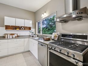 16434 SE 9th Street, Bellevue WA 98008