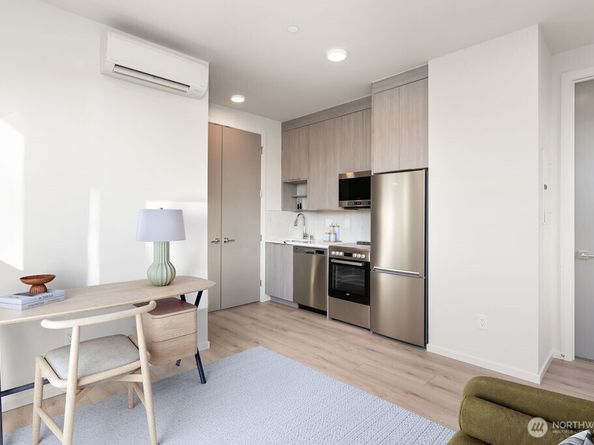2921 Franklin Avenue E B, Seattle WA 98102