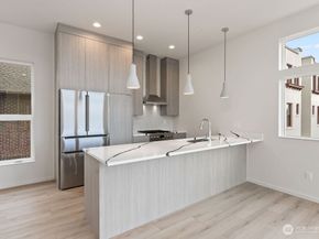 2921 Franklin Avenue E B, Seattle WA 98102