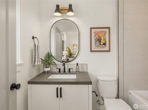 6707 117th Avenue NE, Kirkland WA 98033