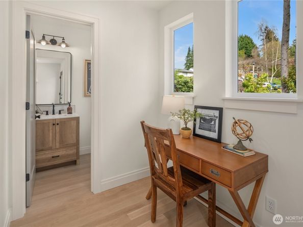 6707 117th Avenue NE, Kirkland WA 98033