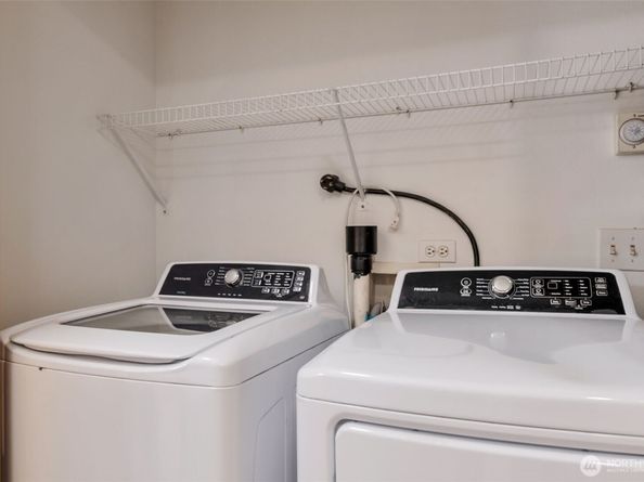 5809 Highway Place B203, Everett WA 98203