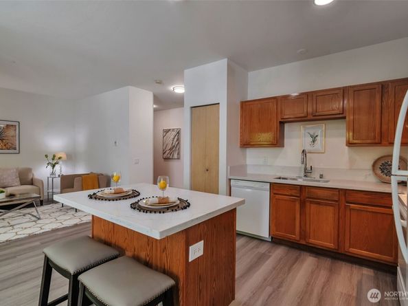 5809 Highway Place B203, Everett WA 98203