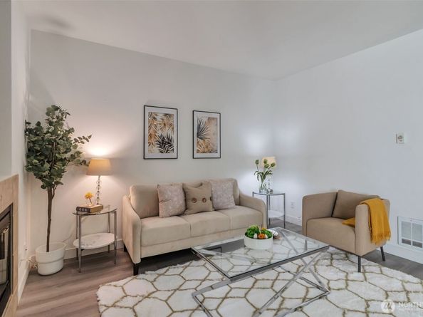 5809 Highway Place B203, Everett WA 98203
