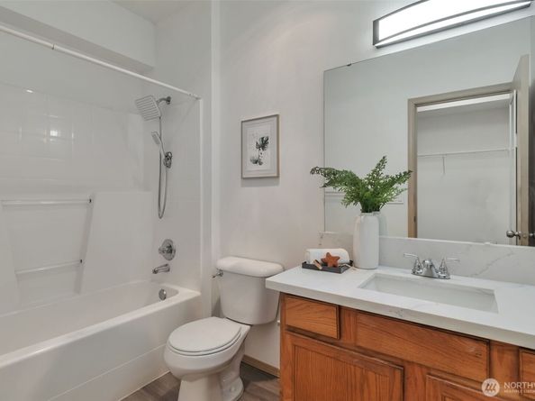 5809 Highway Place B203, Everett WA 98203