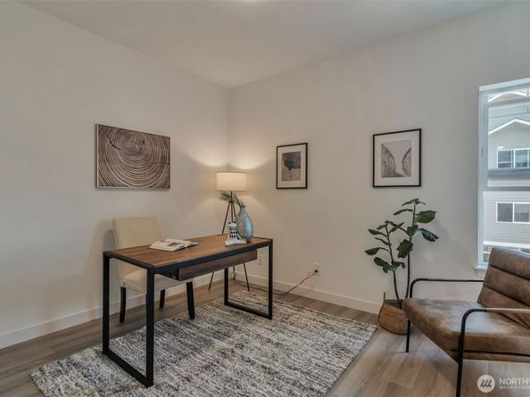 5809 Highway Place B203, Everett WA 98203