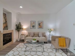 5809 Highway Place B203, Everett WA 98203