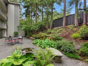 965 Winslow Way E 104, Bainbridge Island WA 98110