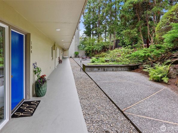 965 Winslow Way E 104, Bainbridge Island WA 98110