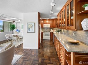 965 Winslow Way E 104, Bainbridge Island WA 98110