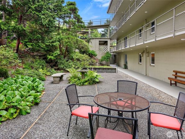 965 Winslow Way E 104, Bainbridge Island WA 98110