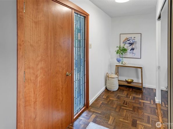 965 Winslow Way E 104, Bainbridge Island WA 98110