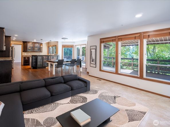 18109 236th Avenue NE, Woodinville WA 98077