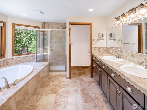 18109 236th Avenue NE, Woodinville WA 98077