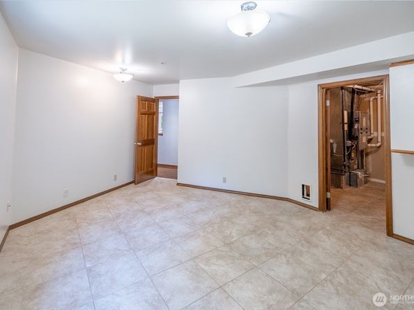 18109 236th Avenue NE, Woodinville WA 98077